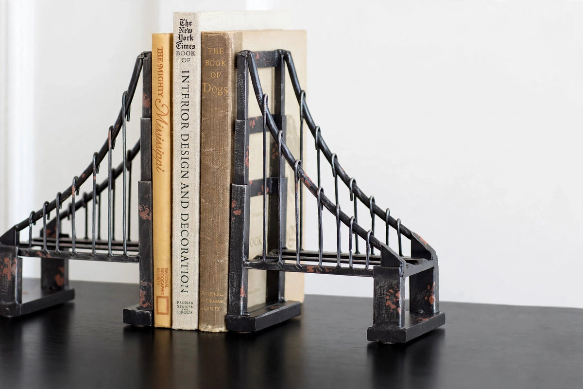 Quelmar Bookend Set